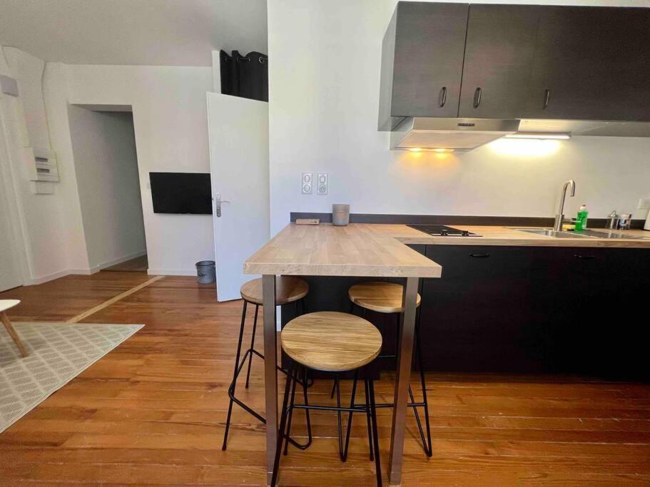 Appartement Climatise 4 Personnes / Centre-Ville Безансон Экстерьер фото