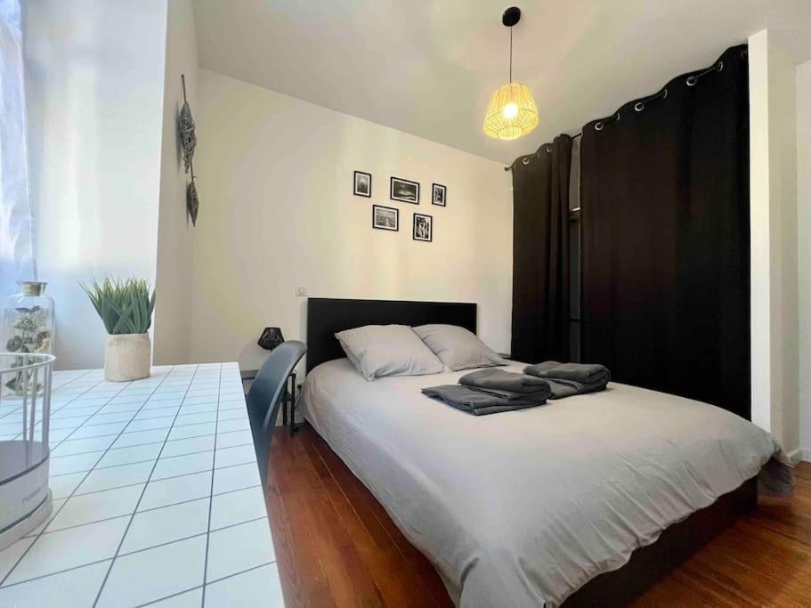 Appartement Climatise 4 Personnes / Centre-Ville Безансон Экстерьер фото